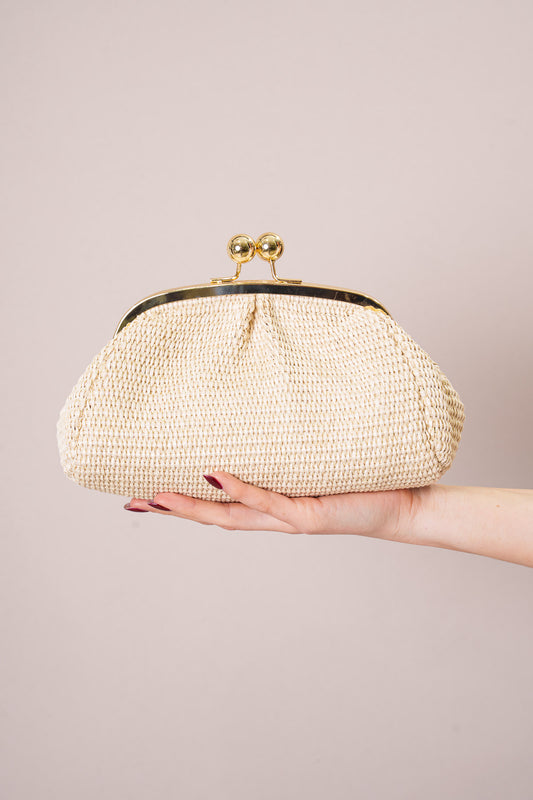 Clutch in Rafia