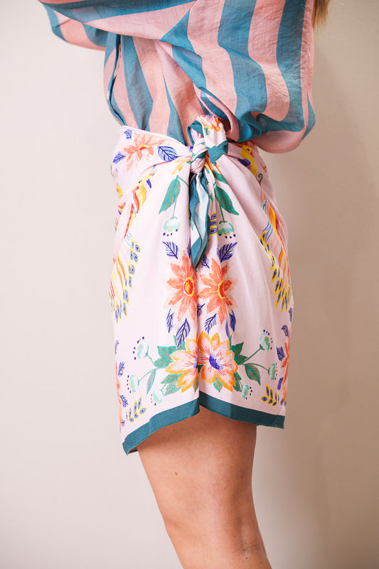 Gonna Pareo Short Parrots - HAVEONE